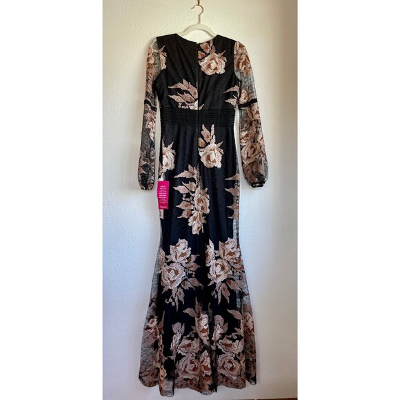 NWT Belle by Badgley Mischka Floral Embroidered Mermaid V-Neck Long Sleeve Gown - Picture 4 of 12